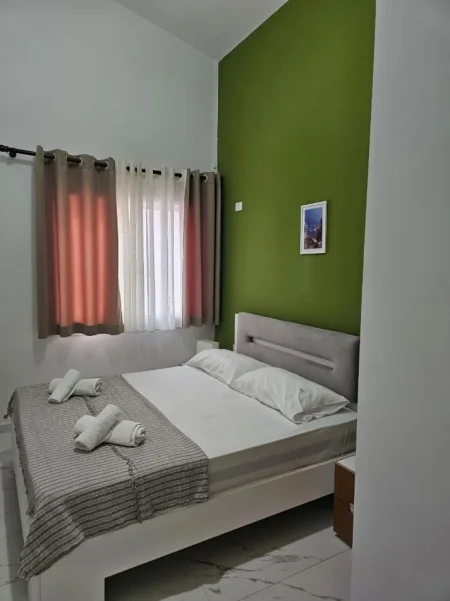 Vlore, jepet me qera apartament 1+1+Ballkon Kati 5, 70 m² 490 € (Uji i Ftohtë, Vlorë)