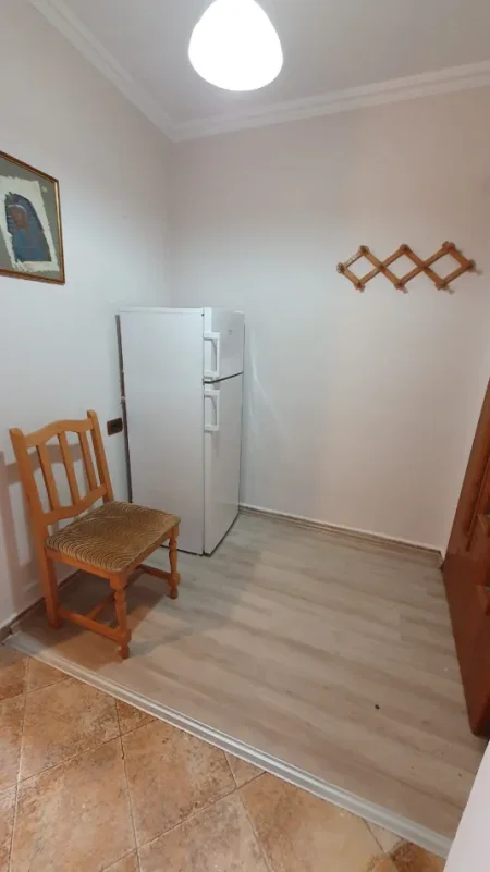 Tirane, jepet me qera apartament 1+1+Ballkon , 60 m² 600 € (Myslym Shyri)