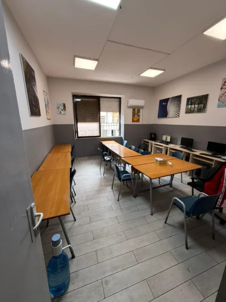 Shqiperi, jepet me qera ambjent biznesi Kati 3, 100 m² 800 € (Blloku)
