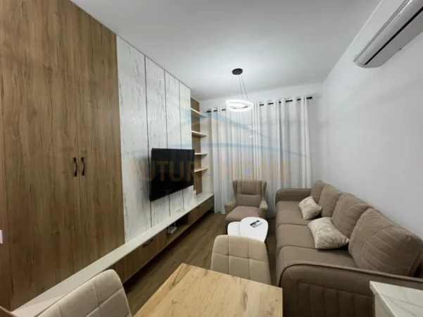 Tirane, jepet me qera apartament 1+1+Ballkon Kati 6, 50 m² 470 € (Ali Demi)
