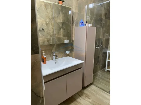 Shqiperi, jepet me qera apartament 3+1+Ballkon Kati 3, 132 m² 749 € (Bulevardi Gjergj Fishta)