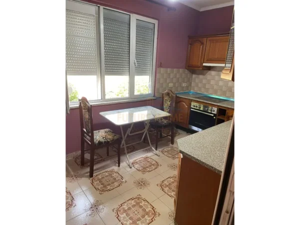 Shqiperi, jepet me qera apartament 3+1+Ballkon Kati 3, 132 m² 749 € (Bulevardi Gjergj Fishta)