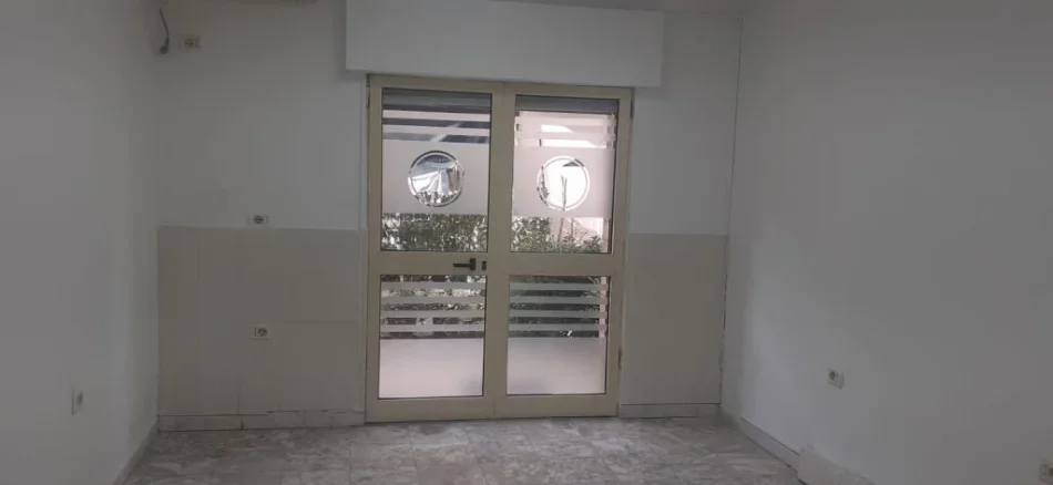 Tirane, shes zyre Kati 1, 37 m² 135.000 € (Rr. Myslym Shyri prane Gjykates se Rrethit)