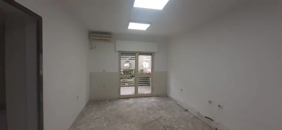 Tirane, shes zyre Kati 1, 37 m² 135.000 € (Rr. Myslym Shyri prane Gjykates se Rrethit)