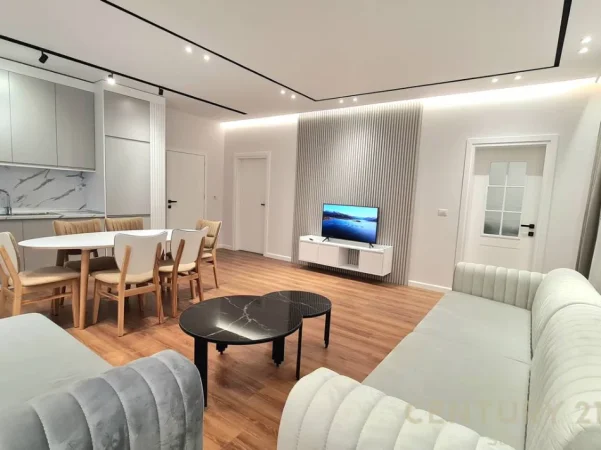 Tirane, jepet me qera apartament 1+1 Kati 8, 80 m² 550 € 