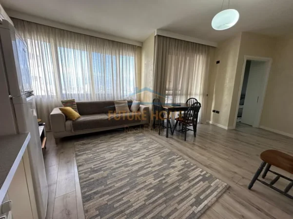 Tirane, jepet me qera apartament 1+1+Ballkon Kati 6, 58 m² 500 € (Unaza e Re)