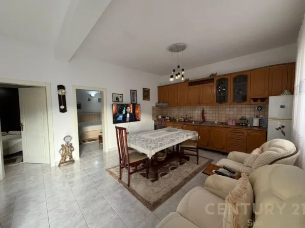 Tirane, shitet Vile 3 Katshe Kati 3, 286 m² 390.000 € (selite)