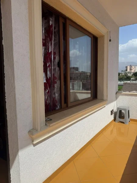 Tirane, jepet me qera apartament 1+1 Kati 3, 70 m² 450 € (Inxhinieria e Ndertimir)