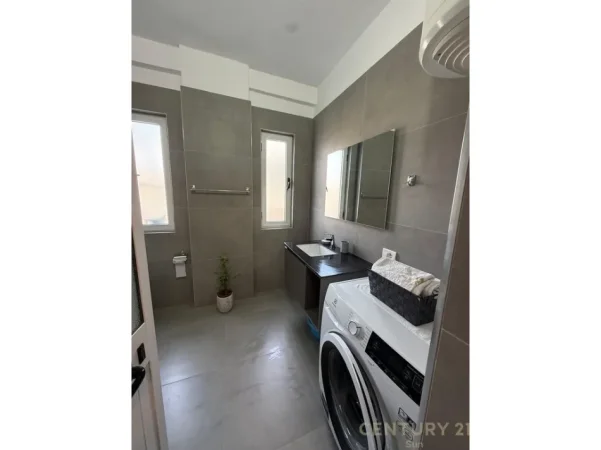 Tirane, jepet me qera apartament 2+1+Ballkon Kati 3, 141 m² 700 € (irfan tormini)