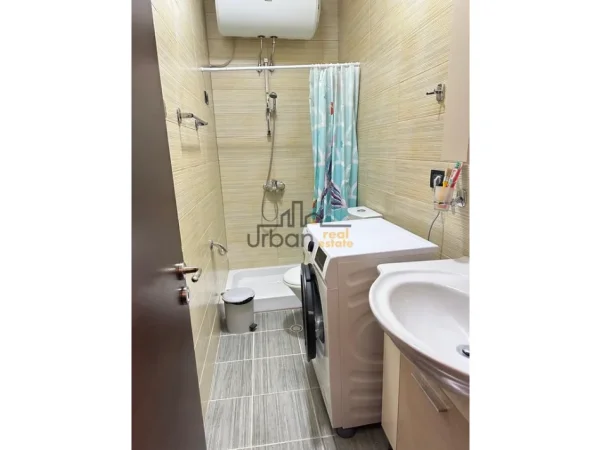 Tirane, jepet me qera apartament 2+1+Aneks+Ballkon Kati 7, 102 m² 901 € (Rruga e Elbasanit)