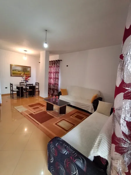 Tirane, jepet me qera apartament 1+1+Ballkon Kati 3, 80 m² SUPER CMIM 400 € 21 Dhjetori)