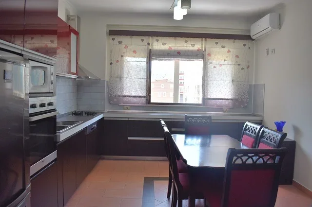 Tirane, jepet me qera apartament 2+1 Kati 5, 100 m² 600 € 