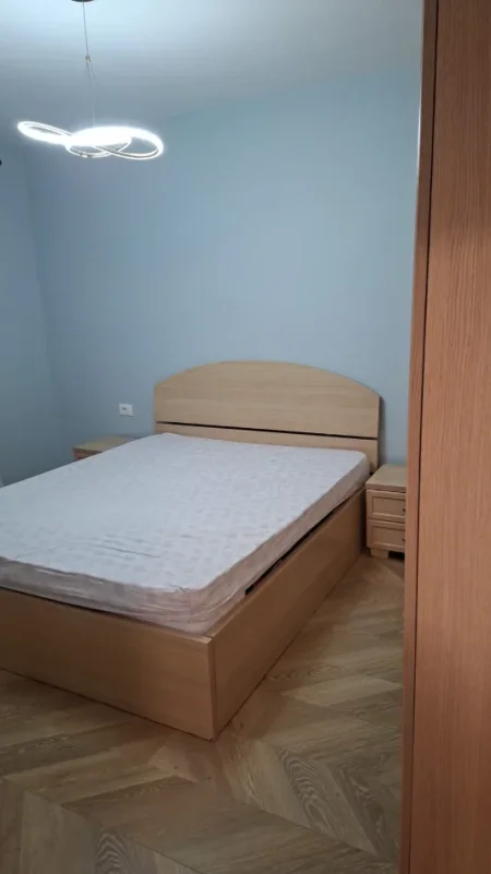 Tirane, jepet me qera apartament 1+1 Kati 3, 54 m² 530 € (Shkolla Osman Myderizi)