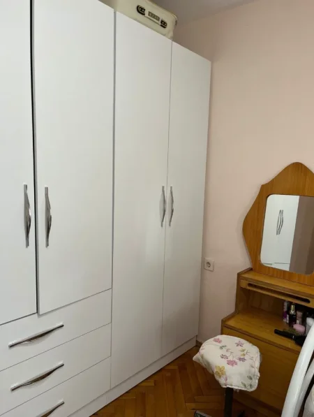 Tirane, jepet me qera apartament 2+1 Kati 5, 60 m² 11.600 € (Rruga Bardhok Biba)