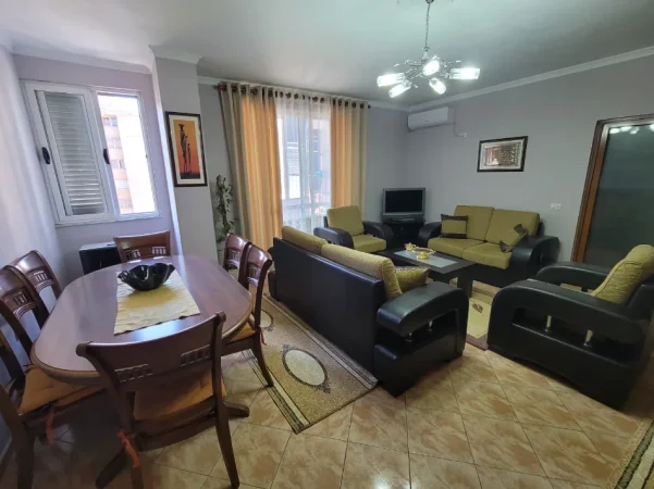 Tirane, jepet me qera apartament 1+1 Kati 3, 65 m² 500 € (Don Bosko)