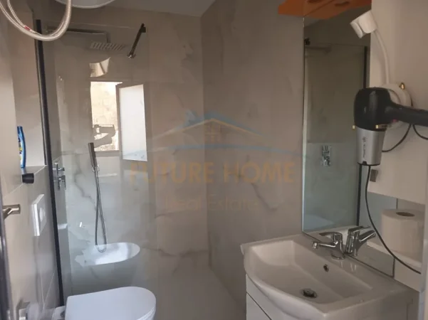 Tirane, jepet me qera apartament 4+1+Ballkon Kati 2, 117 m² 1.200 € (Rruga Mine Peza, Tiranë)