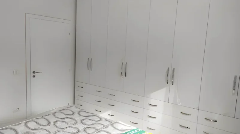 Tirane, jepet me qera apartament 1+1 Kati 3, 60 m² 500 € (Oxhaku)