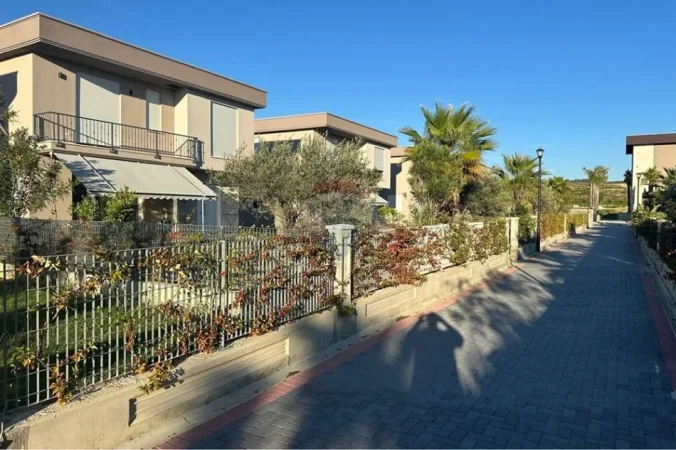 Durres, shitet Vile 3+1 , 372 m² 350.000 € (Hamallaj, Durrës (ID: 530221059-461))