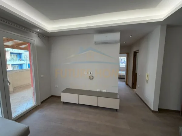 Tirane, jepet me qera apartament 1+1 Kati 7, 97 m² 550 € (Loni Ligori)