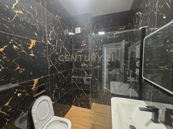 Tirane, jepet me qera apartament 2+1+Ballkon Kati 3, 120 m² 1.200 € 