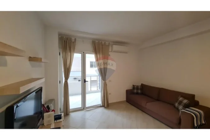 Vlore, shitet apartament 1+1 Kati 4, 71 m² 135.000 € (Lungomare, Vlorë)
