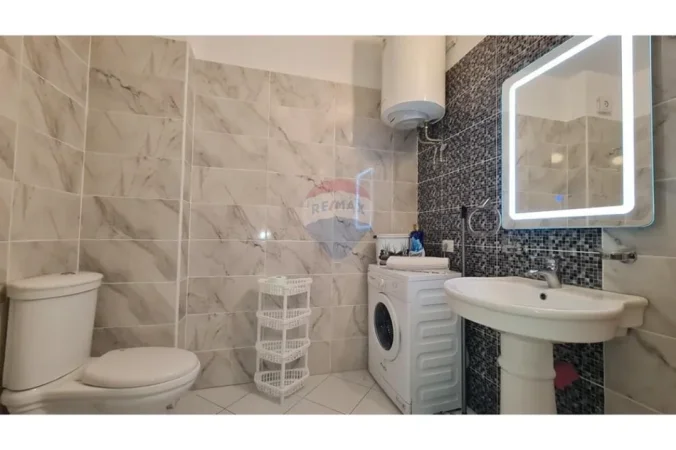 Vlore, shitet apartament 1+1 Kati 4, 71 m² 135.000 € (Lungomare, Vlorë)