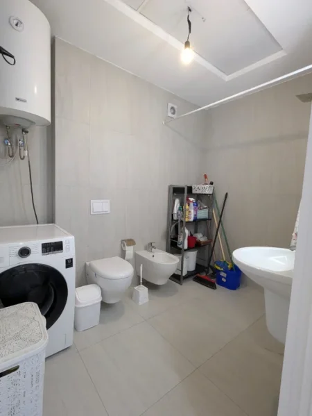 Tirane, jepet me qera apartament 1+1 Kati 5, 67 m² 600 € 