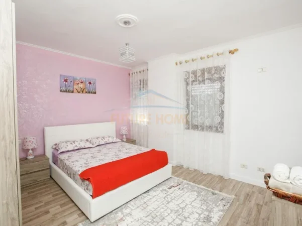 Tirane, jepet me qera apartament 3+1 Kati 16, 157 m² 1.500 € (9 Kateshet, Qender.)