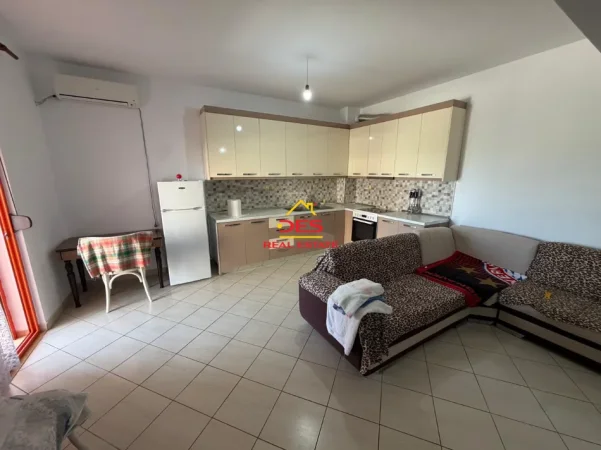Vlore, jepet me qera apartament 1+1+Ballkon Kati 2, 70 m² 320 € (Orikum)