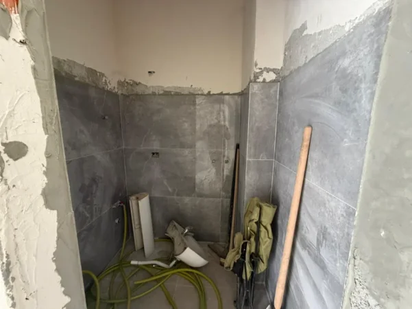 Durres, jepet me qera ambjent biznesi Kati 0, 80 m² 300 € (Vala Park)