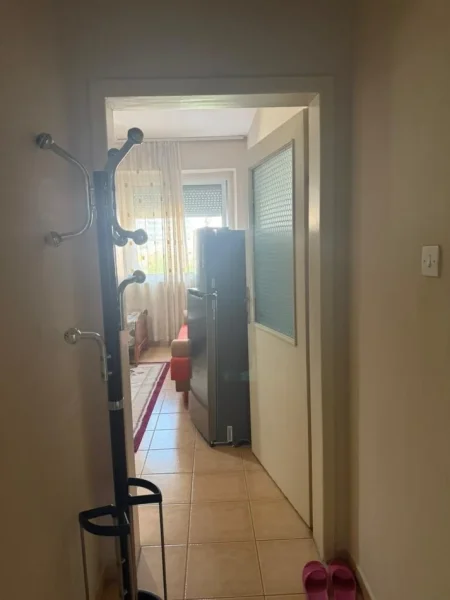 Tirane, jepet me qera apartament 1+1 Kati 2, 35 m² 400 € (Pallati Me Shigjeta)