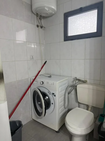 Tirane, jepet me qera apartament 1+1 Kati 2, 35 m² 400 € (Pallati Me Shigjeta)