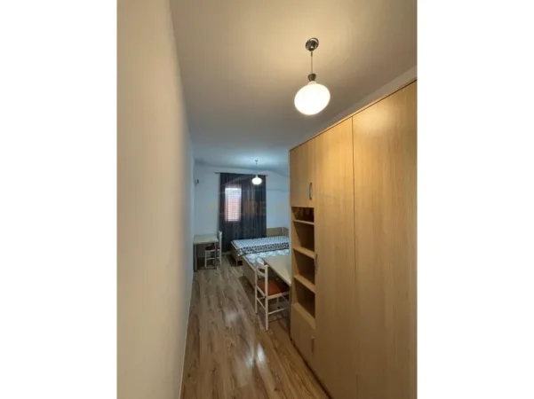 Tirane, jepet me qera apartament 2+1 Kati 2, 134 m² 550 € (Sauk i ri)