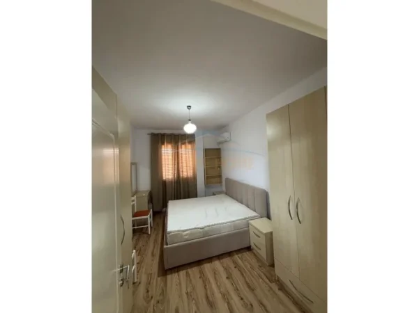 Tirane, jepet me qera apartament 2+1 Kati 2, 134 m² 550 € (Sauk i ri)