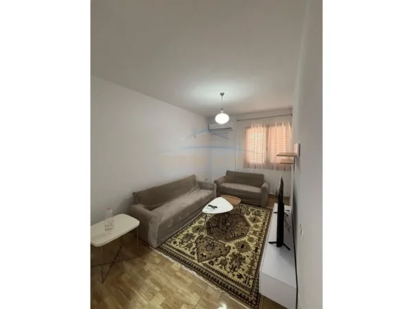 Tirane, jepet me qera apartament 2+1 Kati 2, 134 m² 550 € (Sauk i ri)