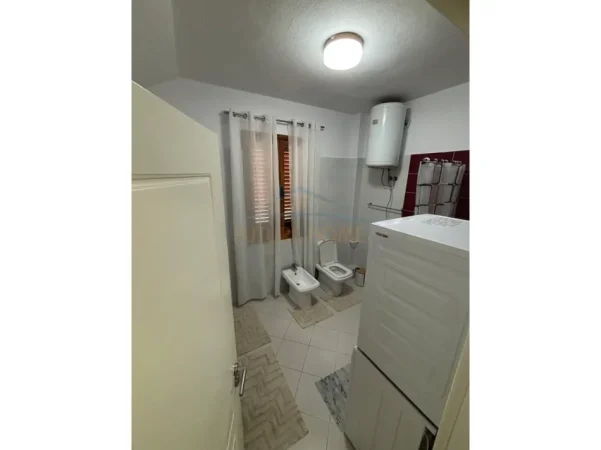 Tirane, jepet me qera apartament 2+1 Kati 2, 134 m² 550 € (Sauk i ri)