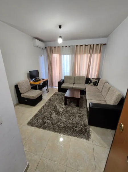 Tirane, jepet me qera apartament 1+1 Kati 1, Ish Fusha e Aviacionit, 🏷️Çmimi: 45.000 Leke/Muaj