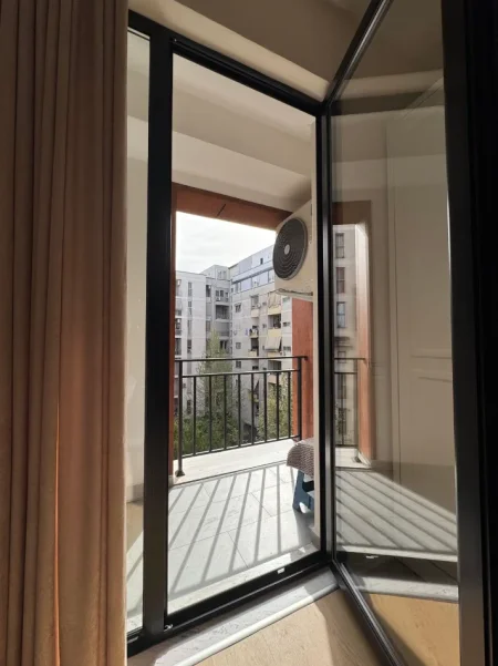 Tirane, jepet me qera apartament 1+1+Ballkon Kati 3, 70 m² 400 € (URBAN GATE)