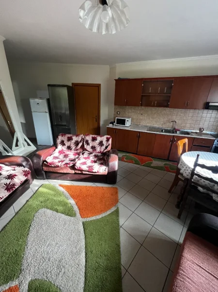 Tirane, jap me qera apartament 2+1 Kati 1, 80 m² 40.000 Lekë (Rruga Mihal Grameno)