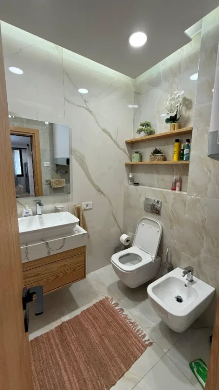 Tirane, shitet apartament 3+1 Kati 2, 145 m² 450.000 € (Qender)