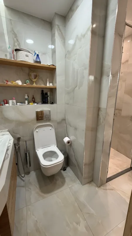 Tirane, shitet apartament 3+1 Kati 2, 145 m² 450.000 € (Qender)
