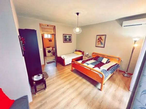 Tirane, jap me qera garsonier 2 Katshe Kati 2, 40 m² 310 € (ish Atsh)