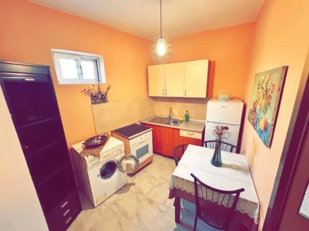 Tirane, jap me qera garsonier 2 Katshe Kati 2, 40 m² 310 € (ish Atsh)