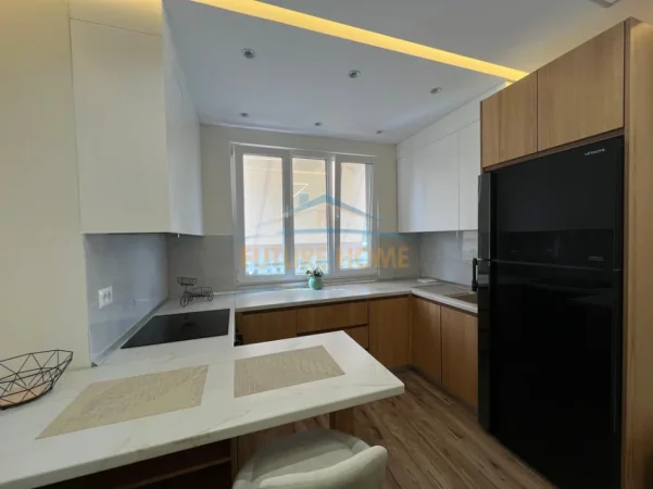 Tirane, jepet me qera apartament 1+1 Kati 3, 82 m² 650 € (Rruga Dritan Hoxha)