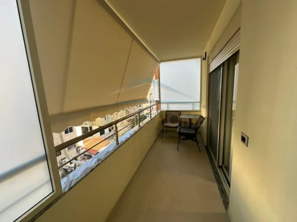 Tirane, jepet me qera apartament 1+1+Ballkon Kati 4, 65 m² 850 € (Myslym Shyr)