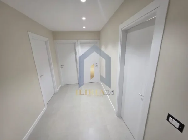 Tirane, shitet apartament 2+1+Ballkon Kati 1, 74 m² 154.000 € (Apartament 2+1 per shitje tek Oxhaku)