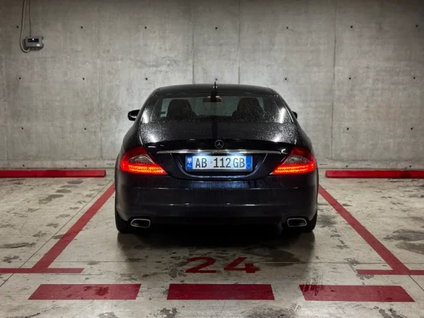 Tirane, shes makine elektrike Cls 320 Nafte pa takse lluksi. W219 Nafte, blu e errët automatik Klima 249.000 km 6499 €