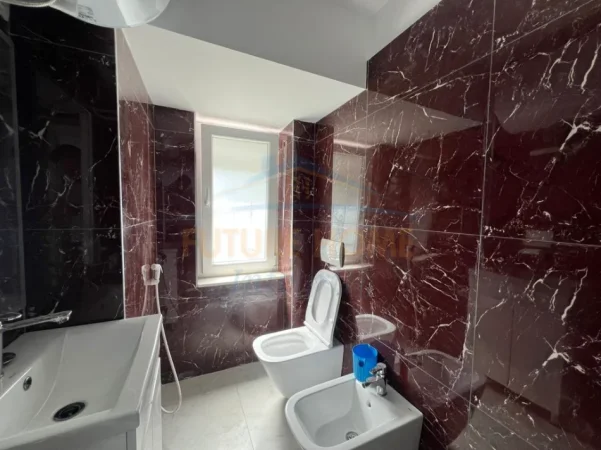 Tirane, jepet me qera apartament 2+1 Kati 2, 61 m² 630 € (Rruga Kongresi Manastirit, Oxhak)