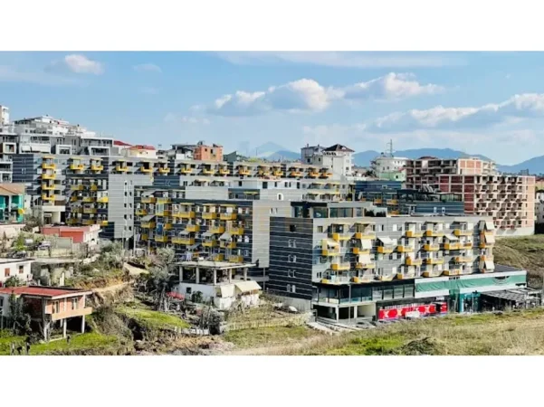 Tirane, shitet dyqan Kati 0, 40 m² 60.000 € (SHKOZE , Kompleksi Tom Doshi)