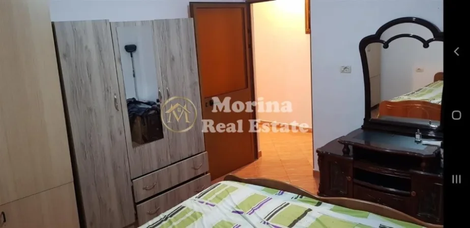 Tirane, jepet me qera apartament 1+1 Kati 1, 60m2, 300€ (Rruga 5 Maj)
